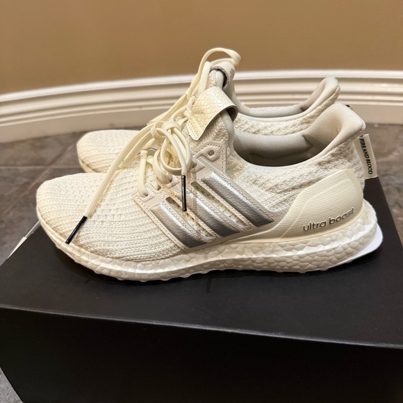 Women's Adidas Ultra Boost 4.0 Game Of Thrones Targaryen size 8 limited ed



﻿ - Picture 3 of 15